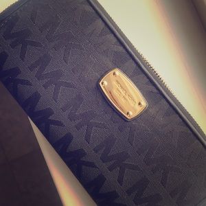 Michael Kors wallet